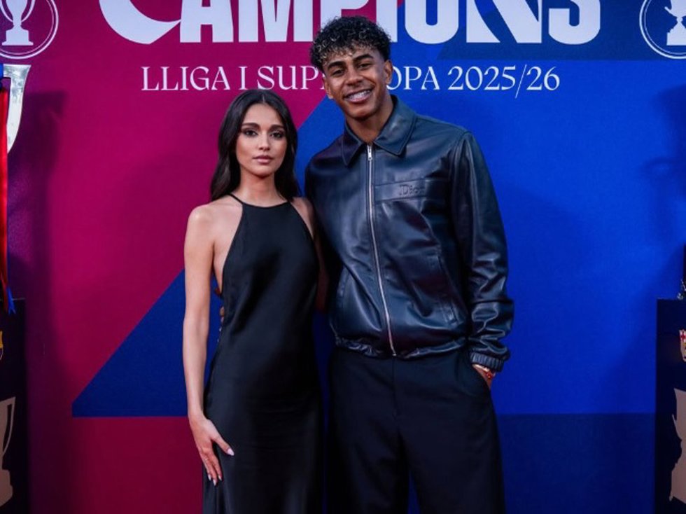 Lamine Yamal ha asistido con Inés García a la fiesta del Barça para celebrar su 29º Liga
