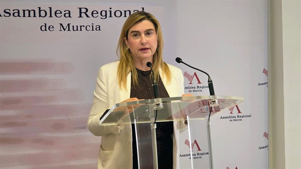 La portavoz del Grupo Parlamentario Socialista en la Asamblea Regional, Carmina Fernández