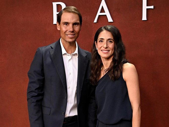 Rafa Nadal y su mujer, Mery Perelló, durante la premier de ‘RAFA’, documental sobre el extenista, este miércoles en Madrid