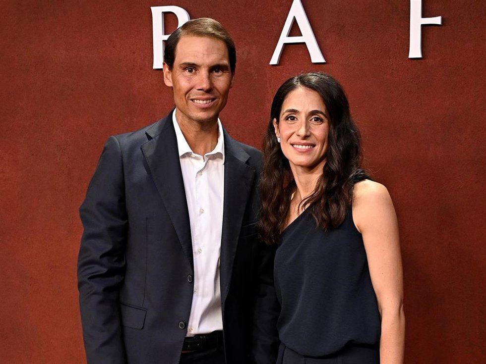 Rafa Nadal y su mujer, Mery Perelló, durante la premier de ‘RAFA’, documental sobre el extenista, este miércoles en Madrid