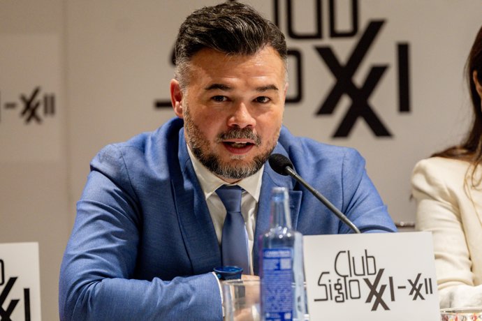 El portaveu d'ERC en el Congrés, Gabriel Rufián, durant un col·loqui organitzat pel Club Segle XXI, a 20 de maig del 2026, a Madrid (Espanya). 