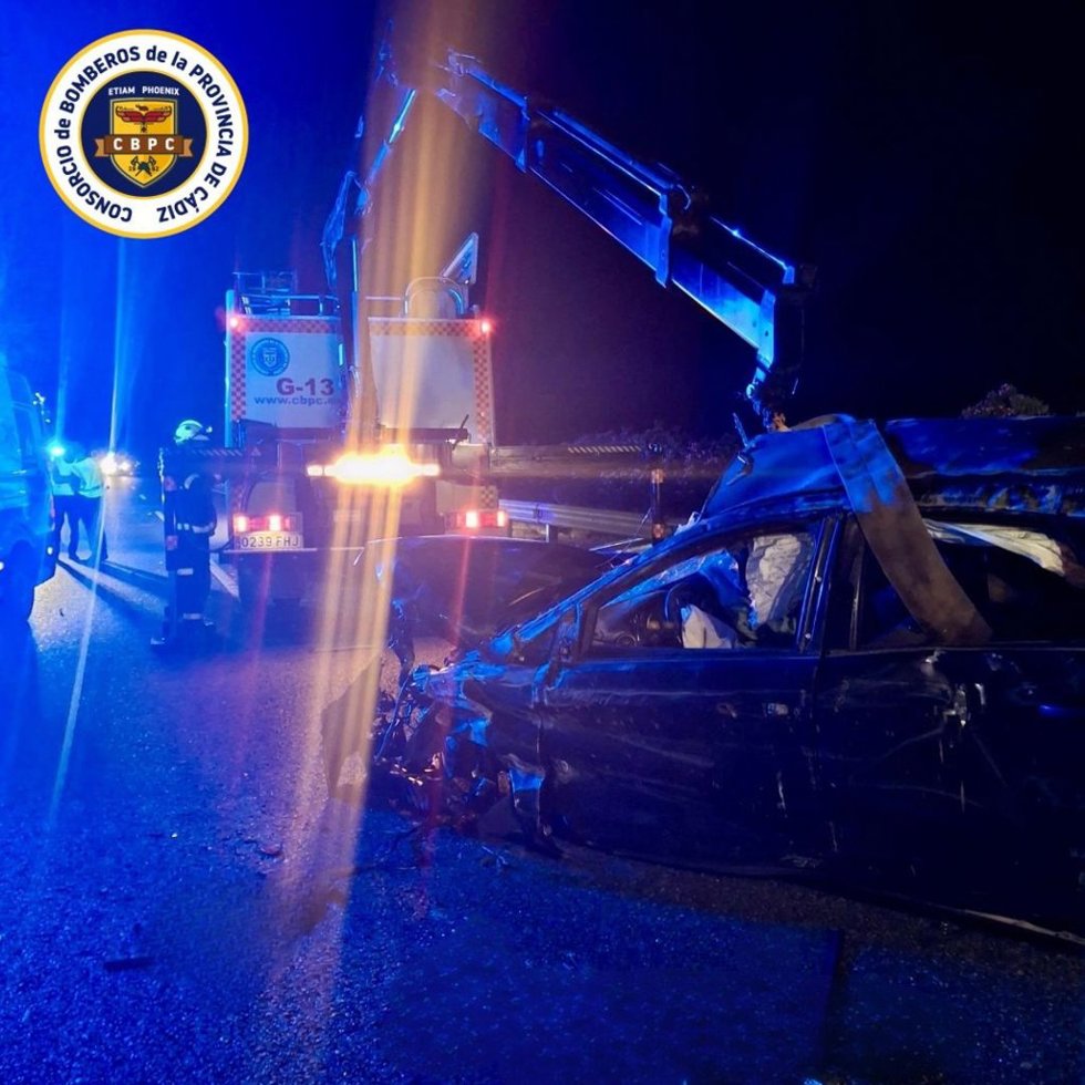 Vehículo accidentado en la autovía de Arcos a Jerez