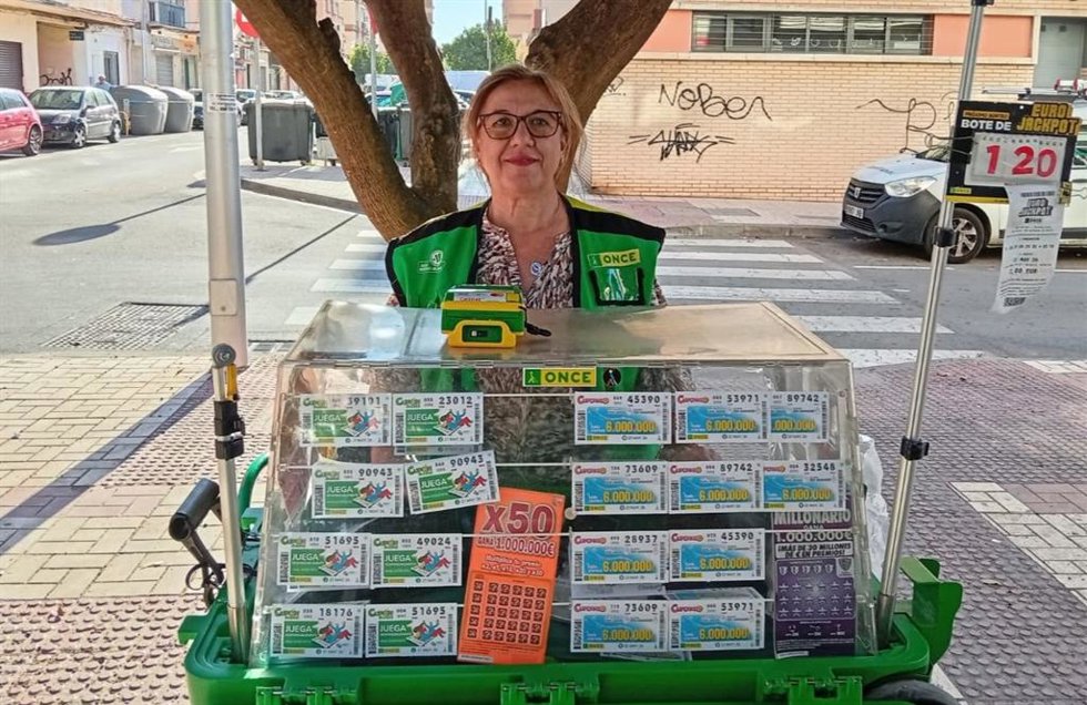 Aurelia Moreno vendedora de la ONCE