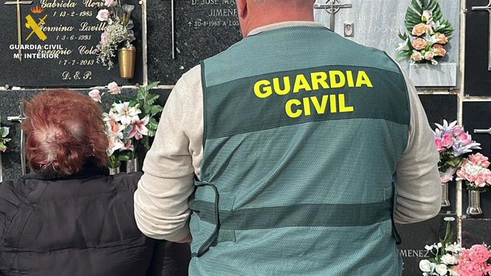 Investigadas dos personas como presuntas autoras de 10 hurtos en cementerios de Navarra y otras CCAA.