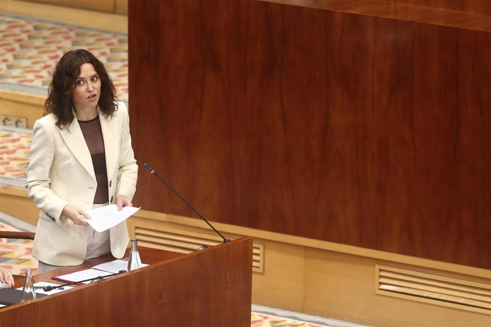 La presidenta de la Comunidad de Madrid, Isabel Díaz Ayuso, durante un pleno en la Asamblea de Madrid, a 21 de mayo de 2026, en Madrid (España).