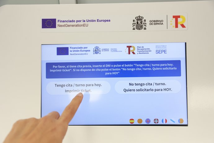 Imagen de la oficina de Empleo de la localidad gaditana de Barbate. A 10 de abril de 2026, en Barbate, Cádiz (Andalucía, España).