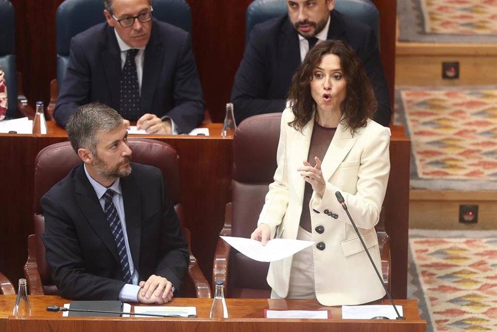 La presidenta de la Comunidad de Madrid, Isabel Díaz Ayuso, durante un pleno en la Asamblea de Madrid, a 21 de mayo de 2026, en Madrid (España).