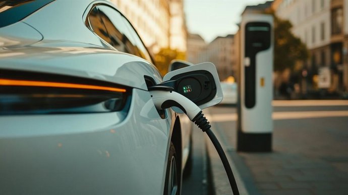 Archivo - Un coche eléctrico