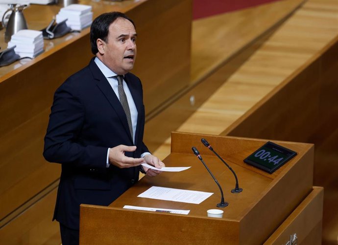 El 'president' de la Generalitat, Juanfran Pérez Llorca, en la sesión de control