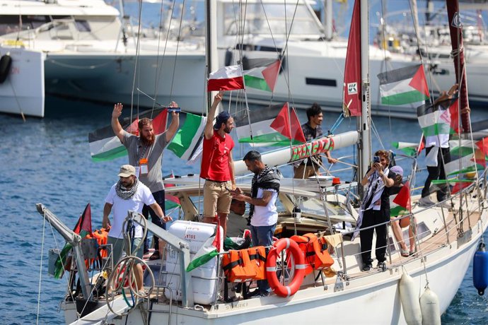 Un vaixell de la flotilla a Gaza en el port de Marmaris  (Turquia) abans de partir