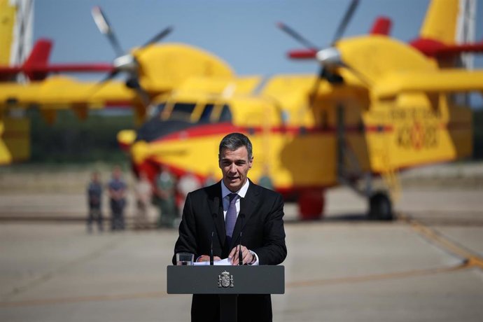 El presidente del Gobierno, Pedro Sánchez, durante el acto oficial de presentación del plan nacional de prevención y extinción de fuegos, en la Base Aérea, a 21 de mayo de 2026, en Torrejón de Ardoz, Madrid (España). El despliegue institucional cuenta con