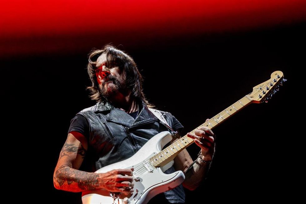 Archivo - El cantante Juanes durante su concierto en el Movistar Arena