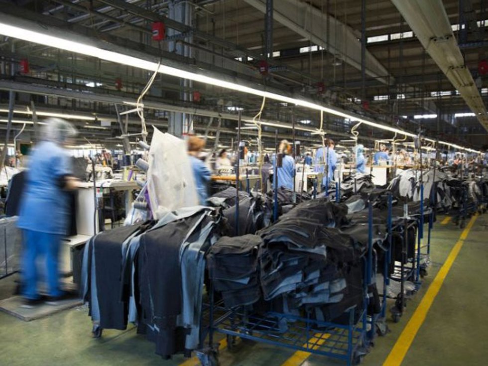 Archivo - La industria de la moda, un sector en auge en nuestro país.