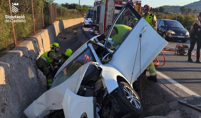 Accident d'un vehicle en la CV-10