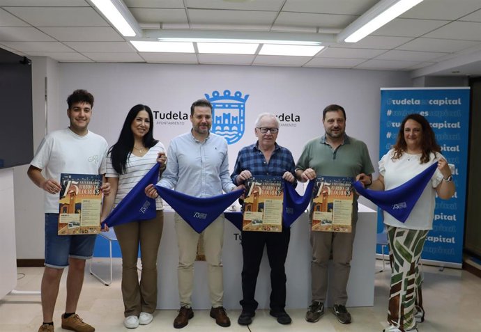 El alcalde de Tudela, Alejandro Toquero, y la concejala de Festejos, Verónica Gormedino, en la presentación de actividades para conmemorar el 75º aniversario de la consolidación del Barrio de Lourdes.