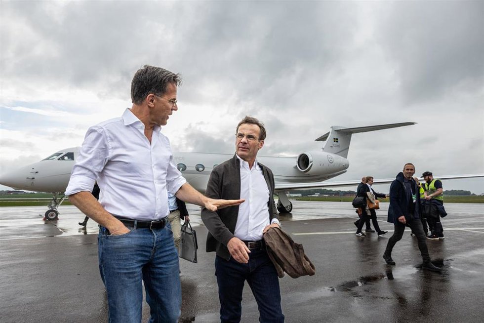 El secretario general de la OTAN, Mark Rutte, junto a Ulf Kristersson, primer ministro de Suecia.