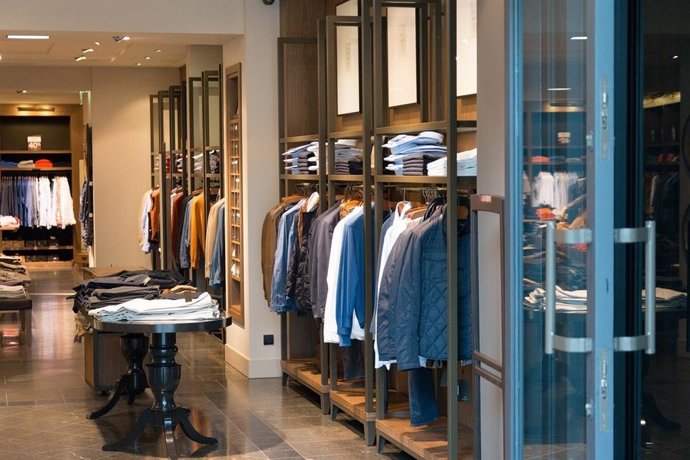 Archivo - Tienda de ropa