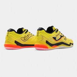 Archivo - Imagen de las zapatillas de fútbol sala 'Top Flex Ultimate' de Joma