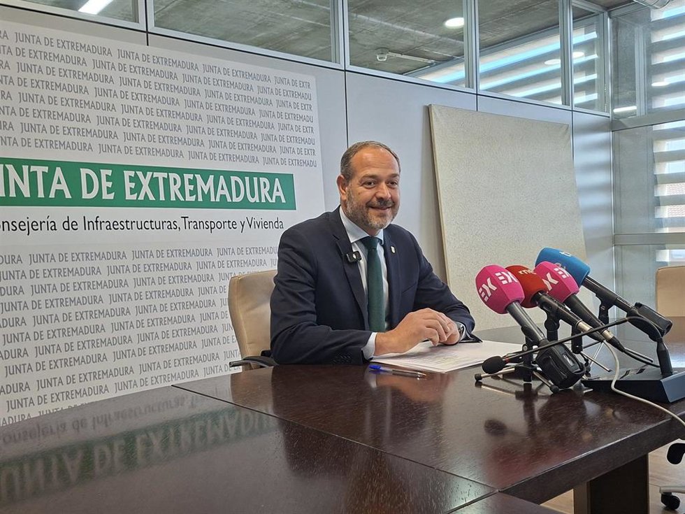 El consejero de Infraestructuras, Transporte y Vivienda de la Junta de Extremadura, Francisco Ramírez, en una imagen de archivo