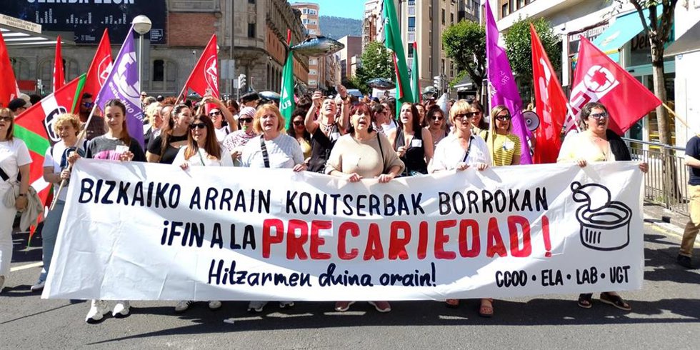Manifestación de trabajadoras de conservas y salazones de Bizkaia en huelga