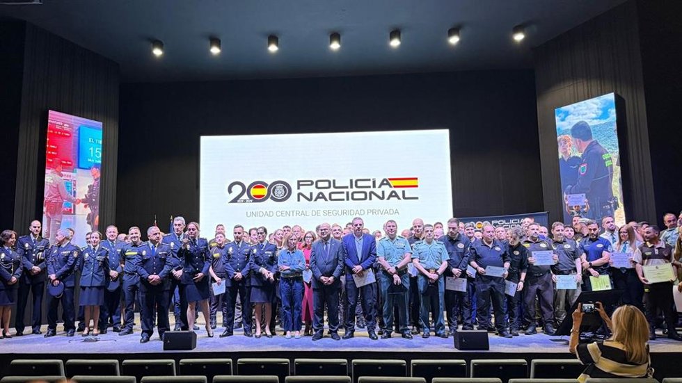 Foto de familia en acto por el Día de la Seguridad Privada.