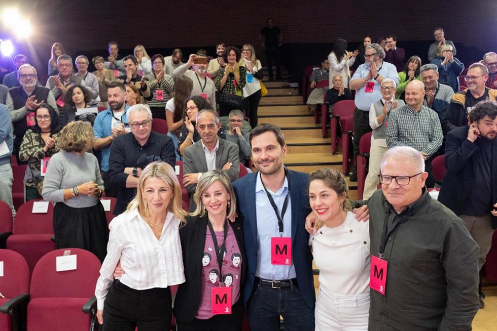 Archivo - La vicepresidenta segunda y exlíder de Sumar, Yolanda Díaz; la secretaria de Organización de Sumar, Lara Hernández; el secretario xeral de Sumar Galicia Paulo Carlos López y la portavoz en el Congreso, Verónica Martínez Barbero, a 23 de noviembr