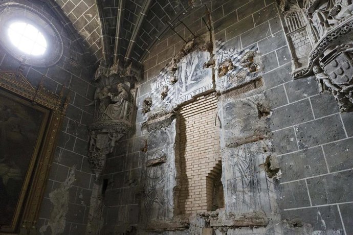 Archivo - Los trabajos permitirán recuperar y devolver a su ubicación original esta pieza gótica que se desmontó hace ya 40 años y culminarán la rehabilitación de la capilla de Santiago tras una inversión total cercana a los 400.000 euros