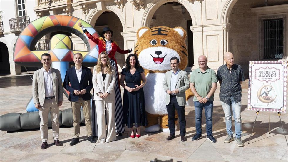 Presentación de la 'Noche en blanco' de Almería.