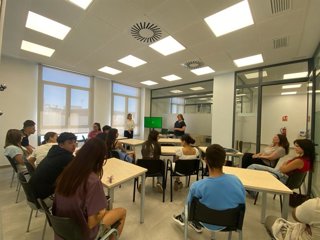 Una sesión abierta en una oficina del SAE de Cádiz