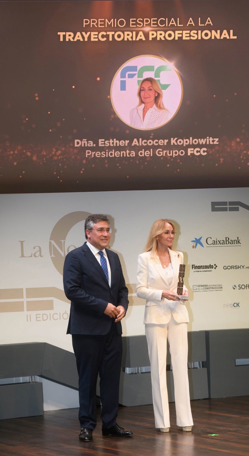 Esther Alcocer Koplowitz durante la entrega del premio