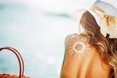 Foto: El uso de protector solar a diario es "esencial" para prevenir los efectos dañinos de la radiación solar
