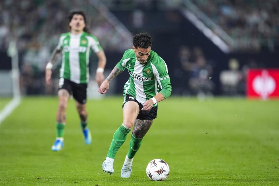 Archivo - El delantero brasileño del Real Betis Antony Dos Santos, en un partido de Liga Europa.