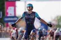 Segaert sorprende en Novi Ligure y Eulálio bonifica y refuerza la 'maglia rosa' del Giro