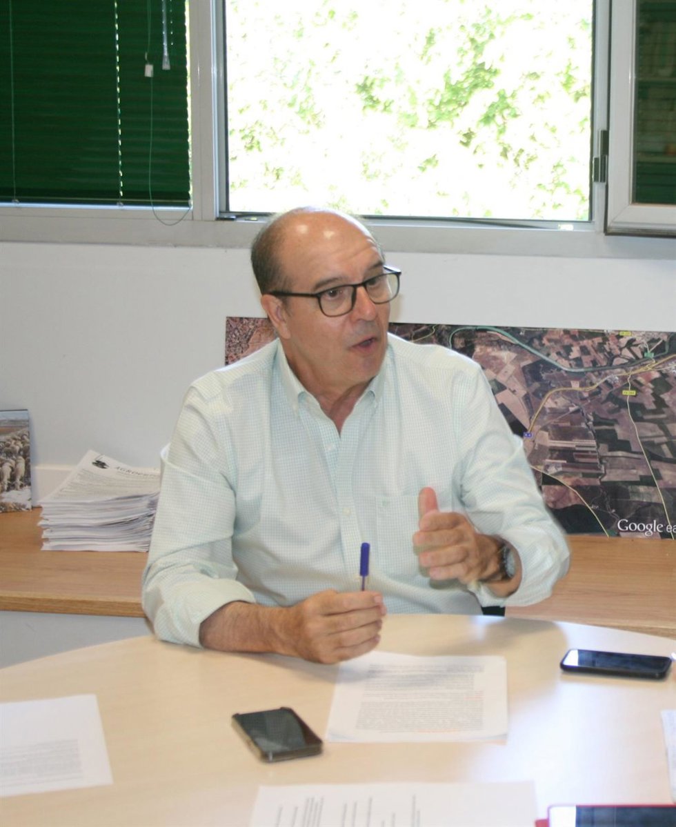 Archivo - El presidente de Asaja Córdoba, Fernando Adell.