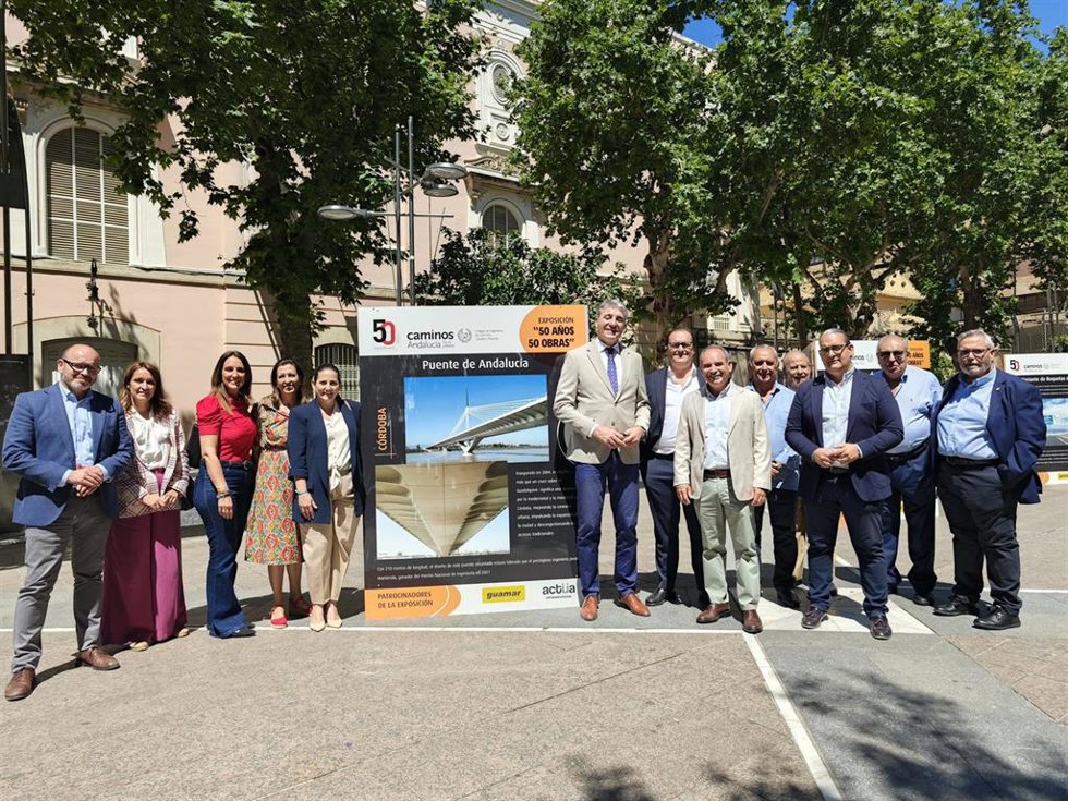 Autoridades en la inauguración de la muestra '50 Años - 50 Obras'.
