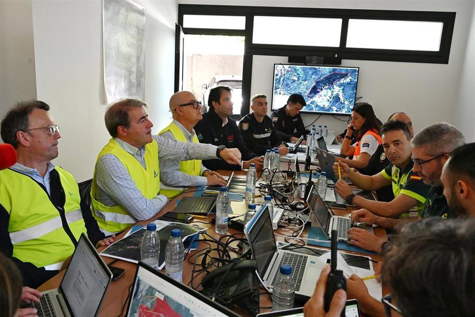 Simulacro de incendio forestal en Ourense.