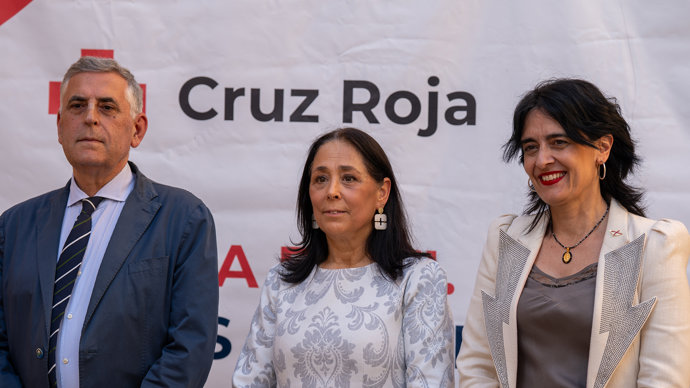 La presidenta autonómica de Cruz Roja en La Rioja, Mª Eugenia González Gómez en la presentación de la Memoria de la institución