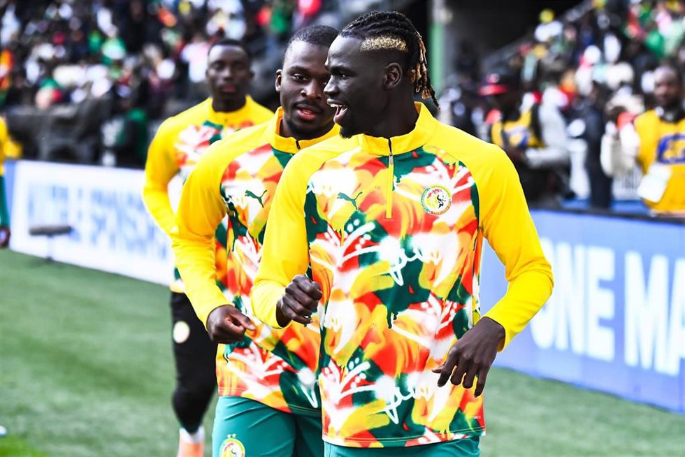 Archivo - Pathé Ciss, en un calentamiento con la selección senegalesa.