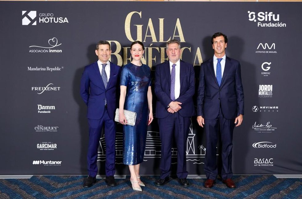 Gala benéfica de Grupo Hotusa, con Cristian Rovira, presidente de Fundación SIFU; Marina López, directora corporativa de Grupo Hotusa; Amancio López, presidente de Grupo Hotusa, y Albert Campabadal, presidente de Grupo SIFU.