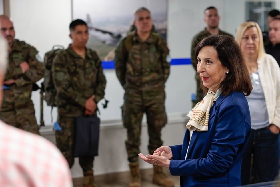 La ministra de Defensa, Margarita Robles, despide al personal integrante de la tercera rotación del contingente BRILIB XLV que se despliega en Líbano, en el marco de la misión internacional de Naciones Unidas