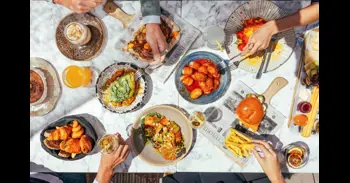 El tardeo isleño que es un viaje sensorial: sabores volcánicos conquistan el cielo de Madrid