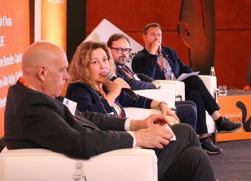 La presidenta del Parlamento canario, Astrid Pérez, participa en el Festival de la Economía de Trento (Italia)