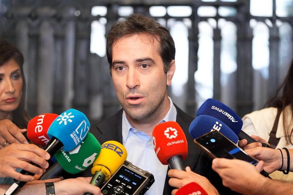 El vicepresidente primero del Gobierno, Carlos Cuerpo, en una atención a medios en Sevilla.