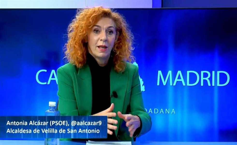 Archivo - La alcaldesa de Velilla de San Antonio, Antonia Alcázar (PSOE)