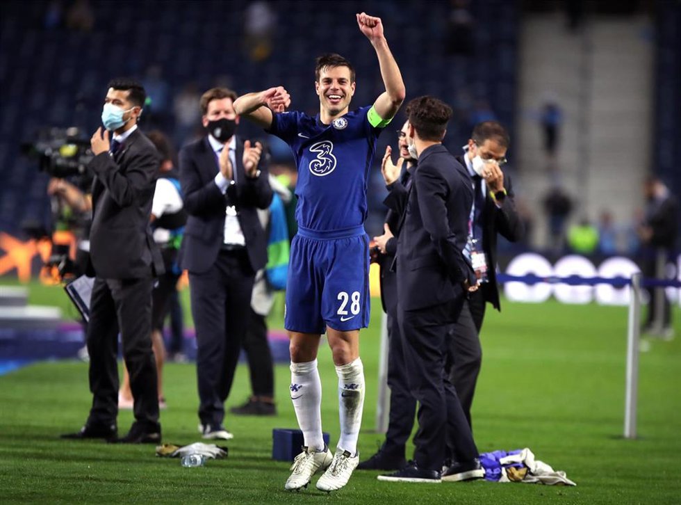 Archivo - César Azpilicueta celebra la conquista con el Chelsea de la Liga de Campeones 20-21