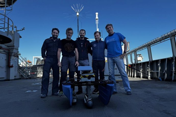 El grupo de investigadores de la UPCT y la UMU que ha participado en el ejercicio Flotex-26 de la Armada