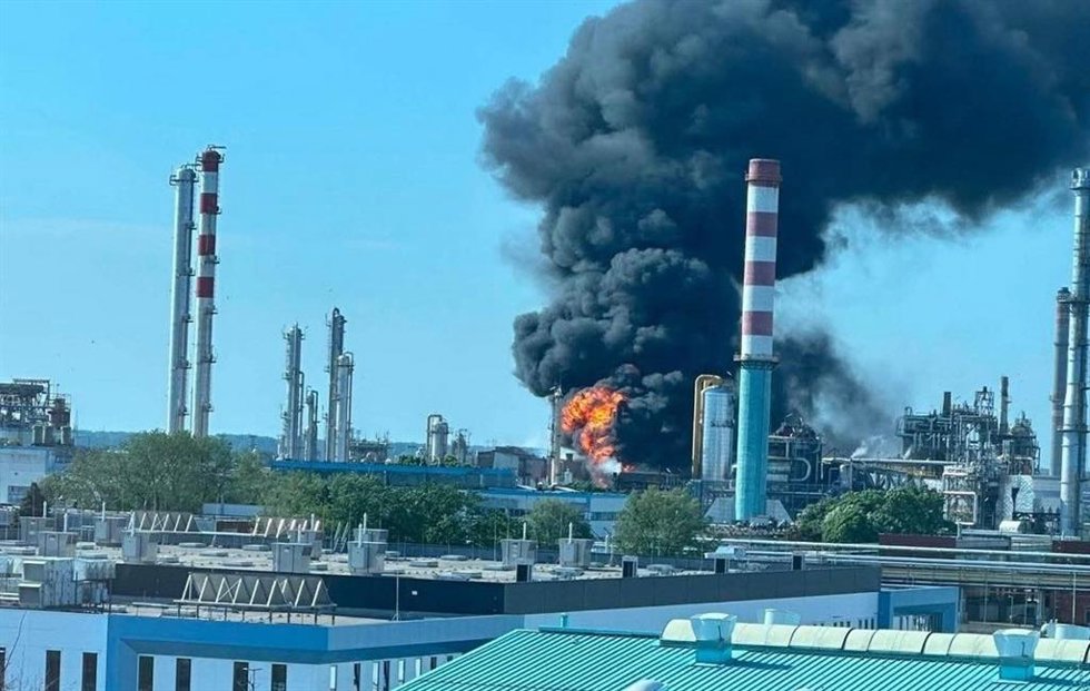 Explosión en la refinería de Mol en el condado de Borsod-Abaúj-Zemplén, a 22 de mayo de 2026