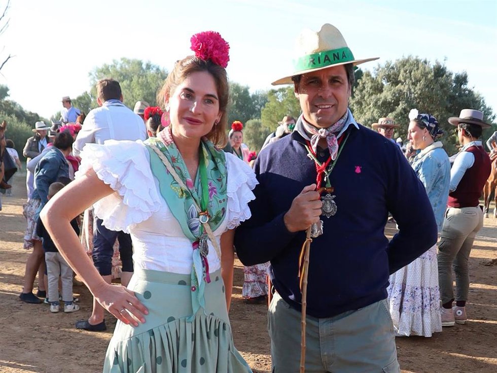 Francisco Rivera y Lourdes Montes durante el cruce del Vado del Quema, a 22 de mayo de 2026, en El Rocío