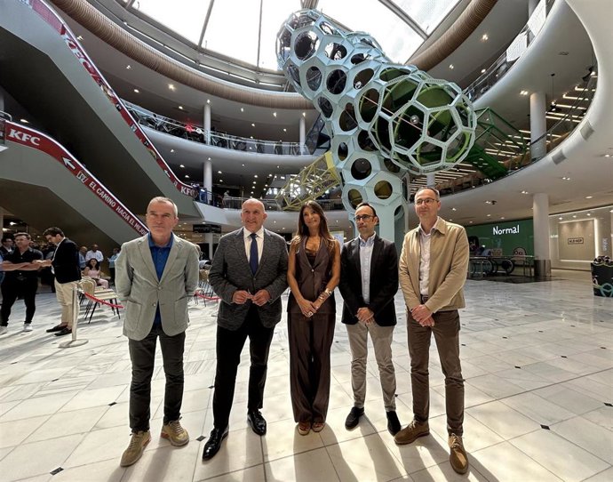 Presentación del nuevo espacio de ocio infantil de Vallsur, 'La Collmena'.