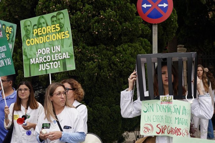 Manifestación de médicos en Málaga contra el Estatuto Marco del Gobierno central. A 29 de abril de 2026 en Málaga (Andalucía, España).
